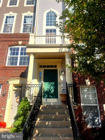 $460,000 | 15831 John Diskin Circle, Woodbridge, VA 22191