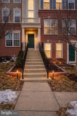 $450,000 | 15831 John Diskin Circle, Woodbridge, VA 22191
