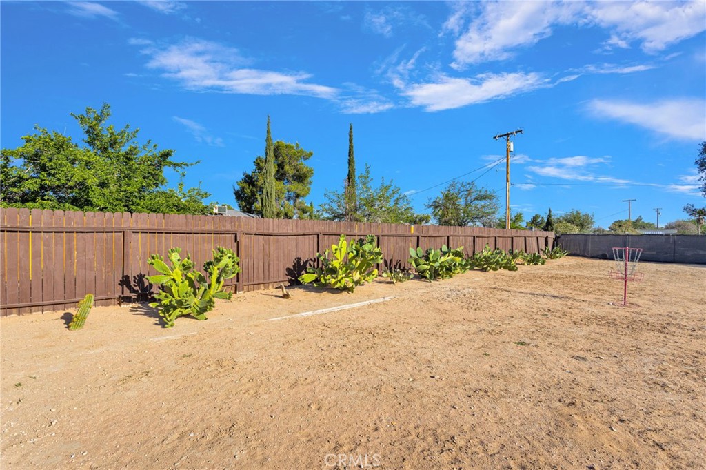 12696 Kiowa Road Apple Valley, CA 92308 - Photo 25 of 42