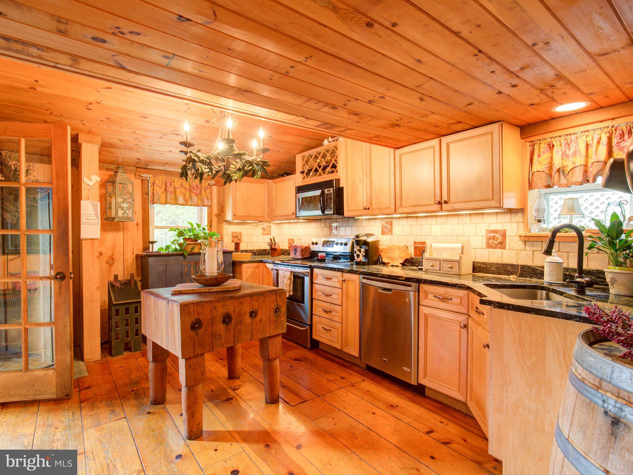36847 Stony Point Road Purcellville, VA 20132 - Photo 3 of 57 Fantastic country kitchen