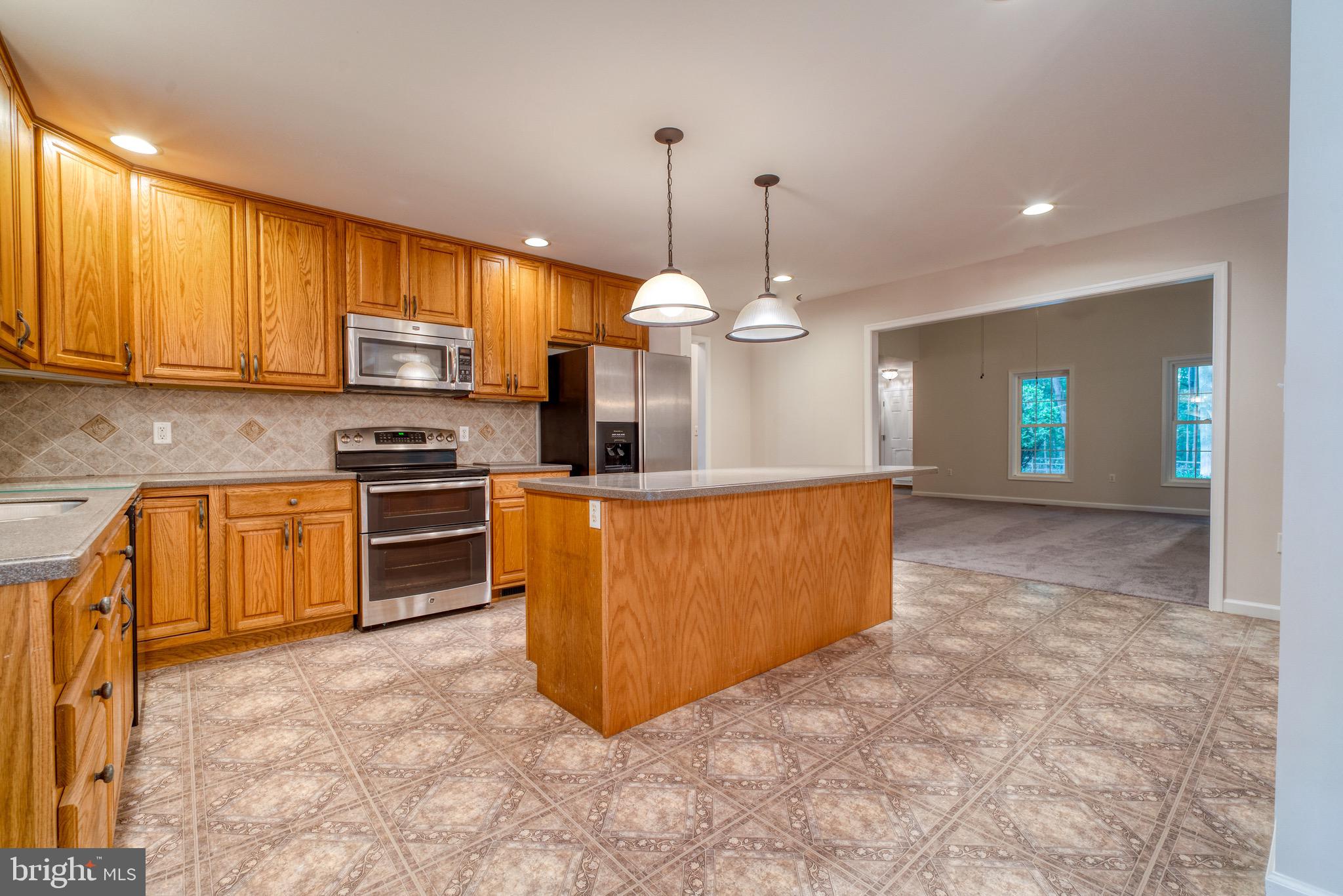 9540 Fairlee Road Chestertown, MD 21620 - Photo 5 of 31 Large kitchen with island
