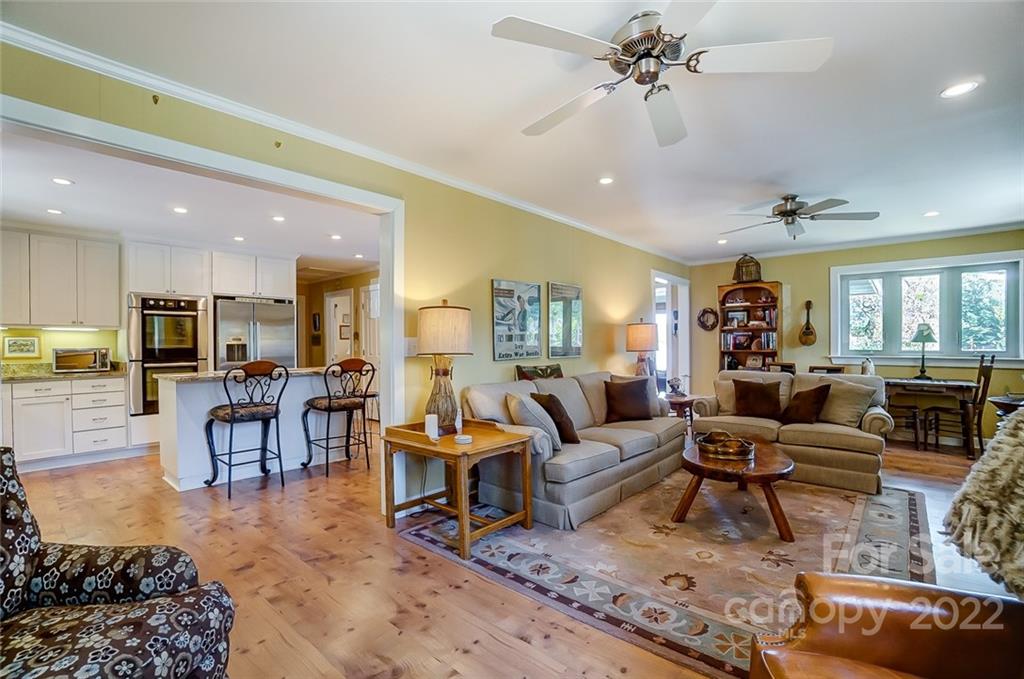 5818 Fiesta Road Lake Wylie, SC 29710 - Photo 14 of 41 Gallery Image 14