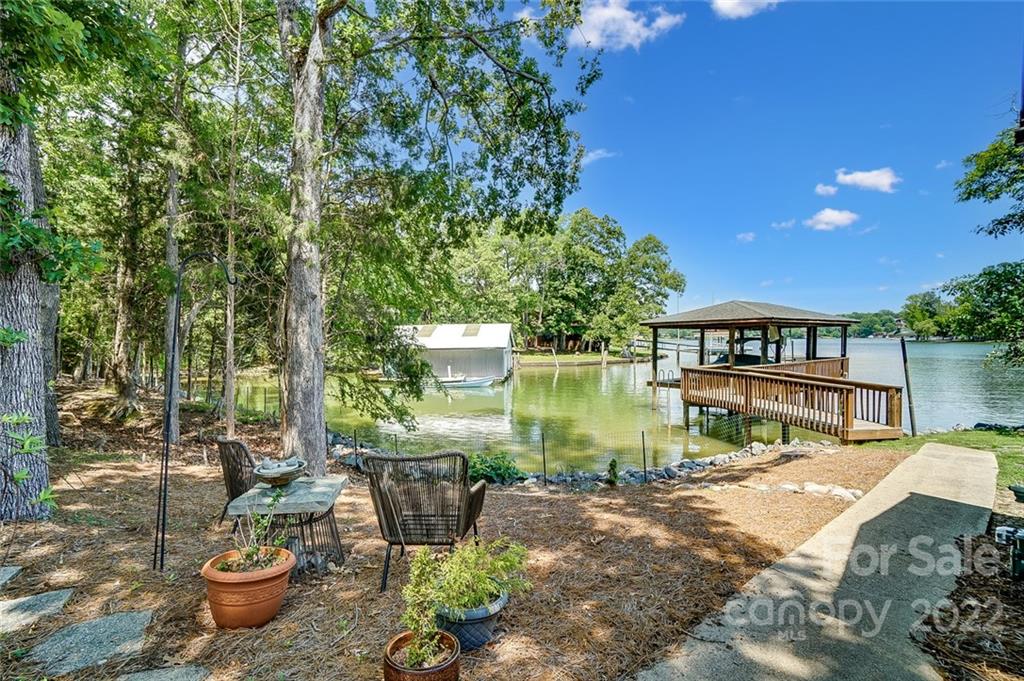5818 Fiesta Road Lake Wylie, SC 29710 - Photo 31 of 41 Gallery Image 31