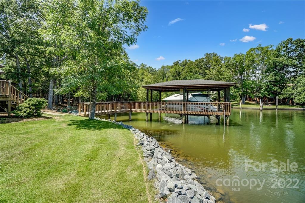 5818 Fiesta Road Lake Wylie, SC 29710 - Photo 32 of 41 Gallery Image 32
