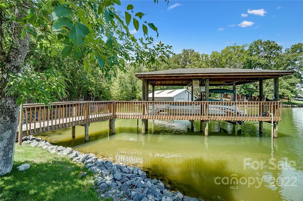 5818 Fiesta Road Lake Wylie, SC 29710 - Photo 33 of 41 Gallery Image 33