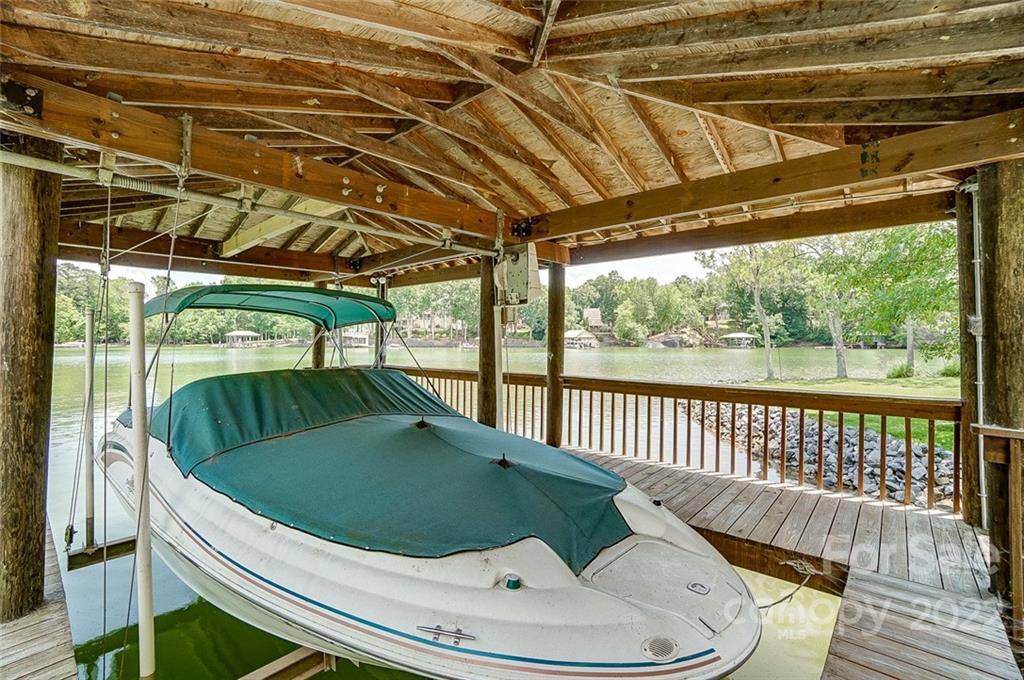 5818 Fiesta Road Lake Wylie, SC 29710 - Photo 34 of 41 Gallery Image 34