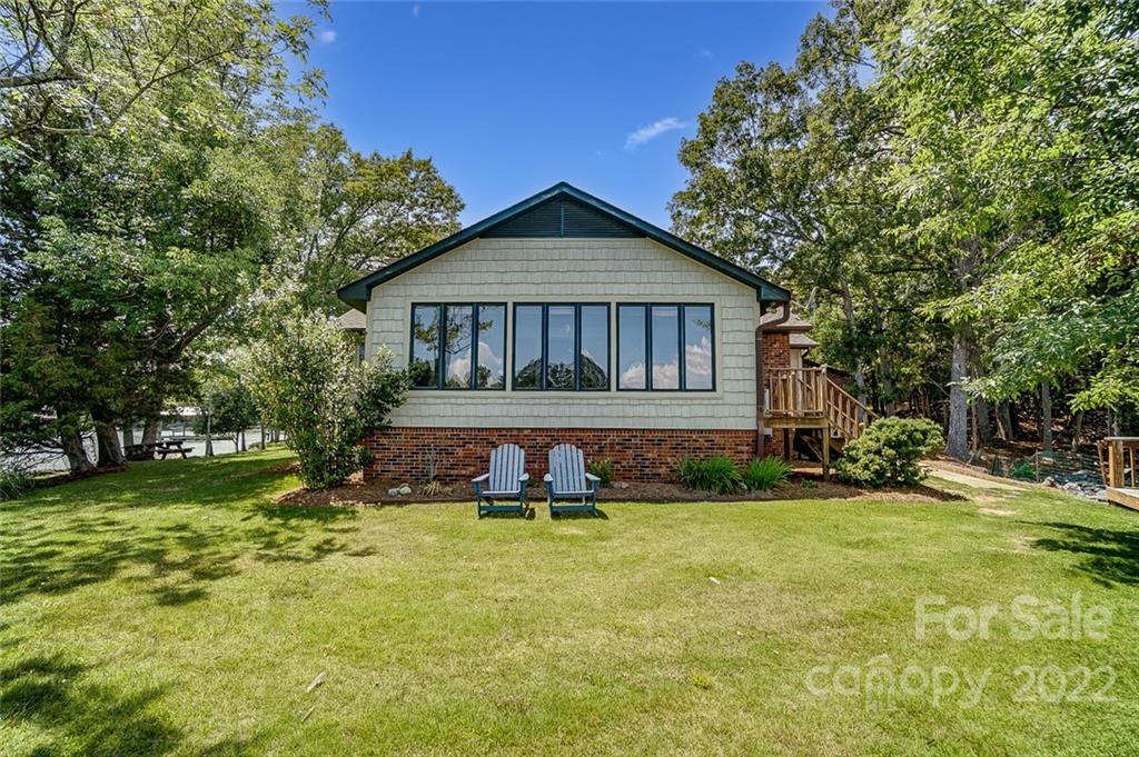 5818 Fiesta Road Lake Wylie, SC 29710 - Photo 4 of 41 Gallery Image 4