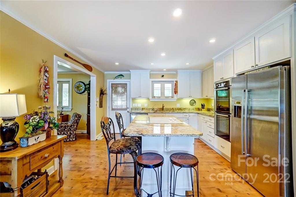5818 Fiesta Road Lake Wylie, SC 29710 - Photo 6 of 41 Gallery Image 6