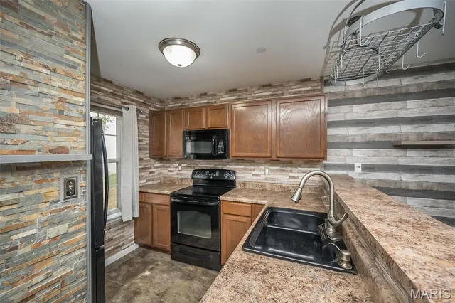 $164,900 | 2460 Lampong Drive, Unit 100C, Mehlville, MO 63125