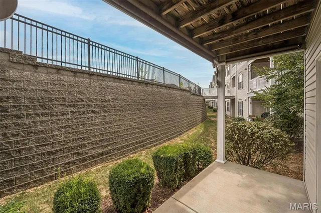 $164,900 | 2460 Lampong Drive, Unit 100C, Mehlville, MO 63125