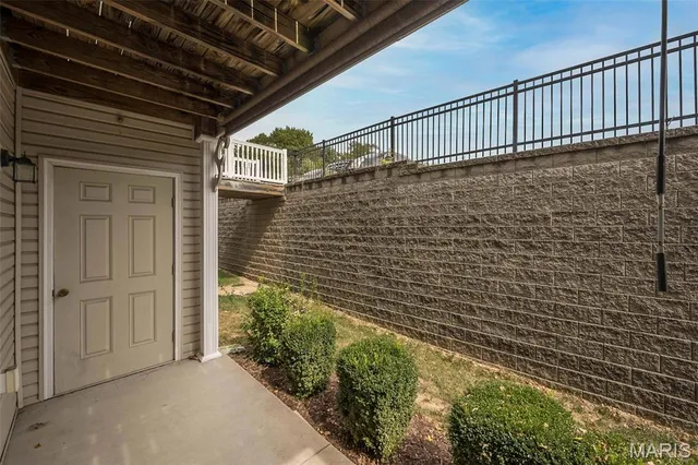 $164,900 | 2460 Lampong Drive, Unit 100C, Mehlville, MO 63125