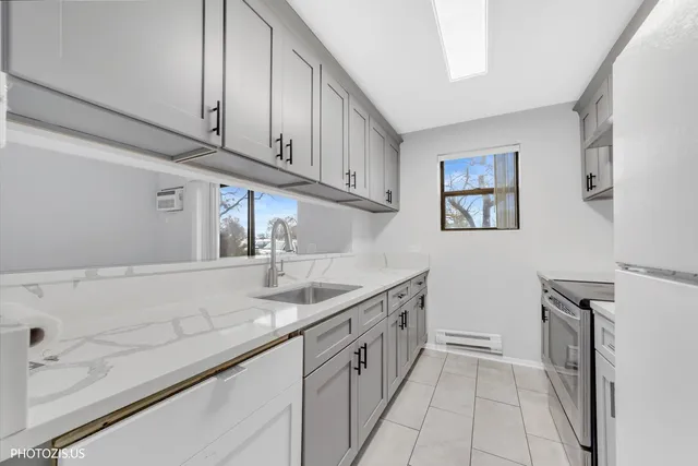 $1,800 | 1225 North Winslowe Drive, Unit 101, Palatine, IL 60074