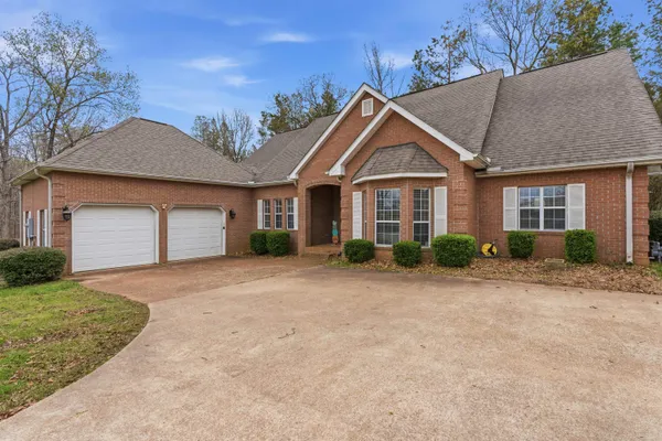 $469,500 | 915 Cliffview Road, Bolivar, TN 38008