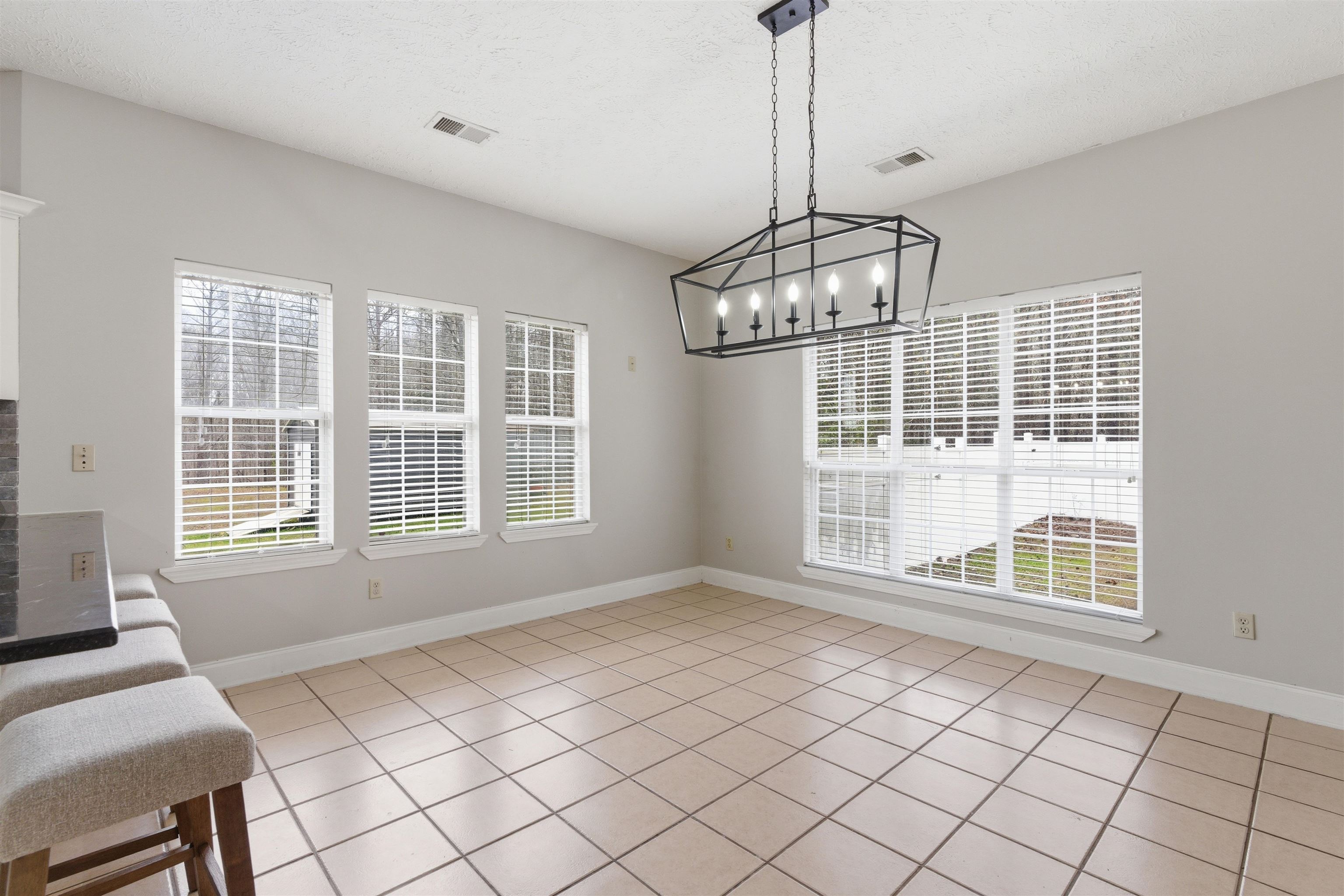 915 Cliffview Road Bolivar, TN 38008 - Photo 15 of 35 a view of an empty room with a window