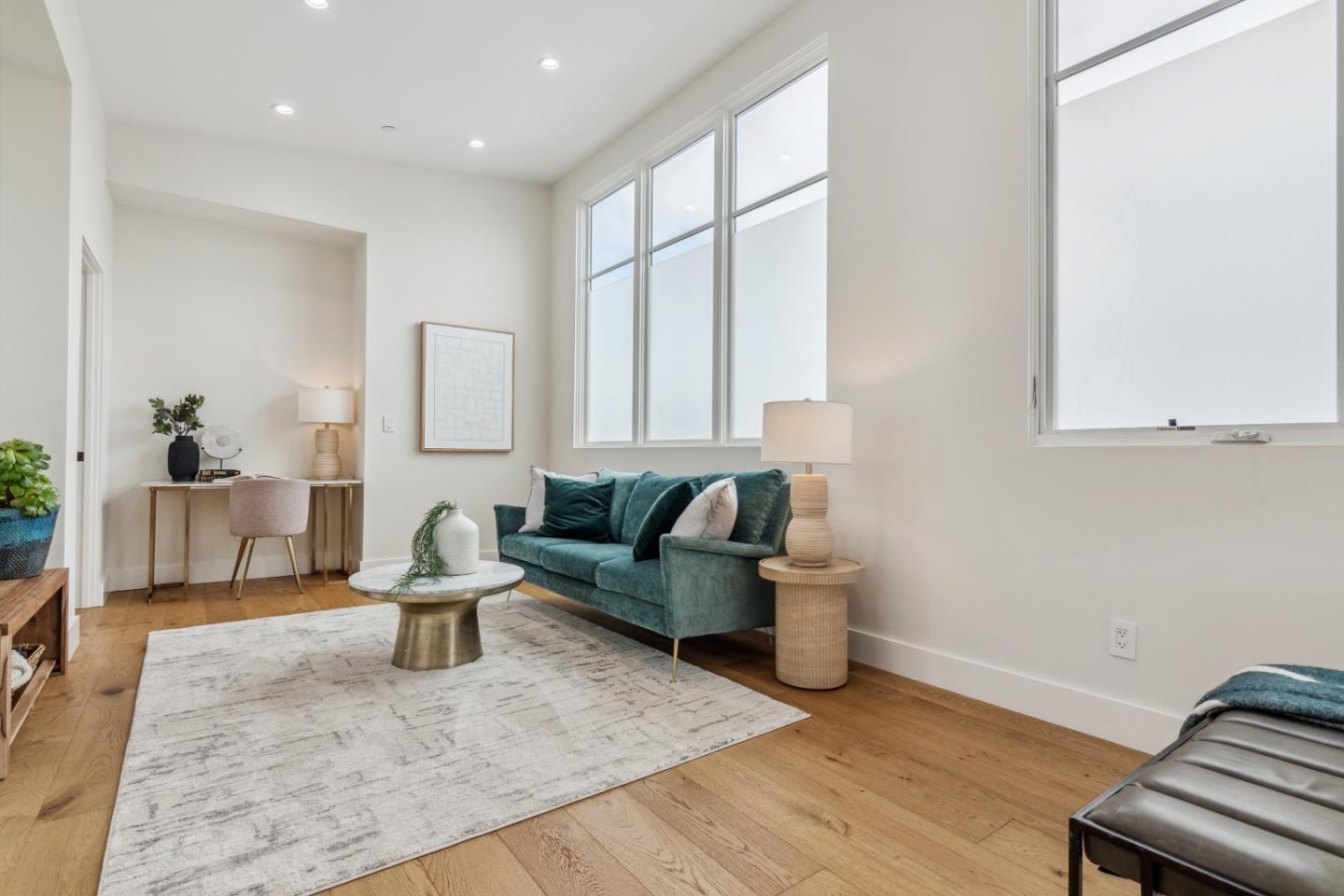 910 Cedar Street Berkeley, CA 94710 - Photo 27 of 39 a living room with furniture