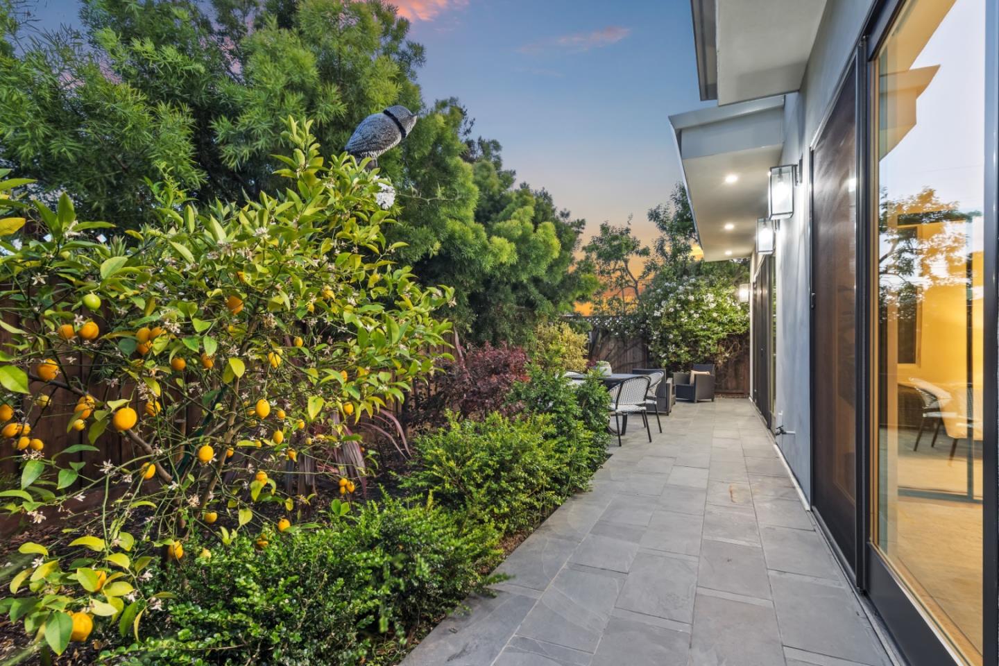 910 Cedar Street Berkeley, CA 94710 - Photo 9 of 39 a view of a pathway to a building