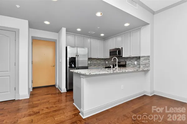 $1,955 | 315 Arlington Avenue, Unit 705, Charlotte, NC 28203