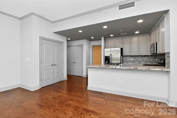 $1,955 | 315 Arlington Avenue, Unit 705, Charlotte, NC 28203