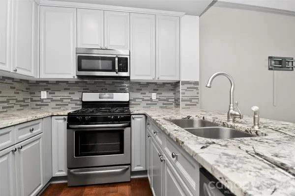 $1,955 | 315 Arlington Avenue, Unit 705, Charlotte, NC 28203