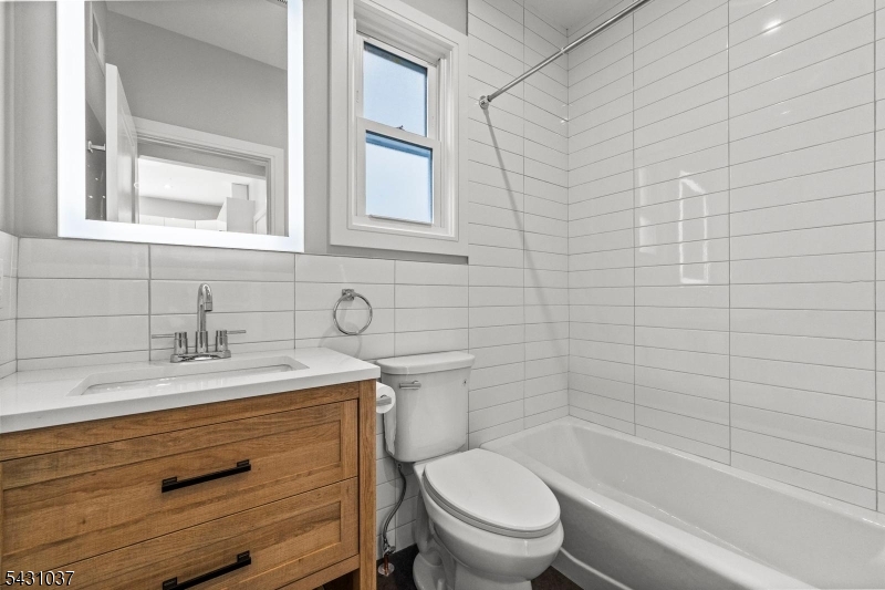 59 Locust Avenue, Unit 2R Wallington, NJ 07057 - Photo 7 of 9