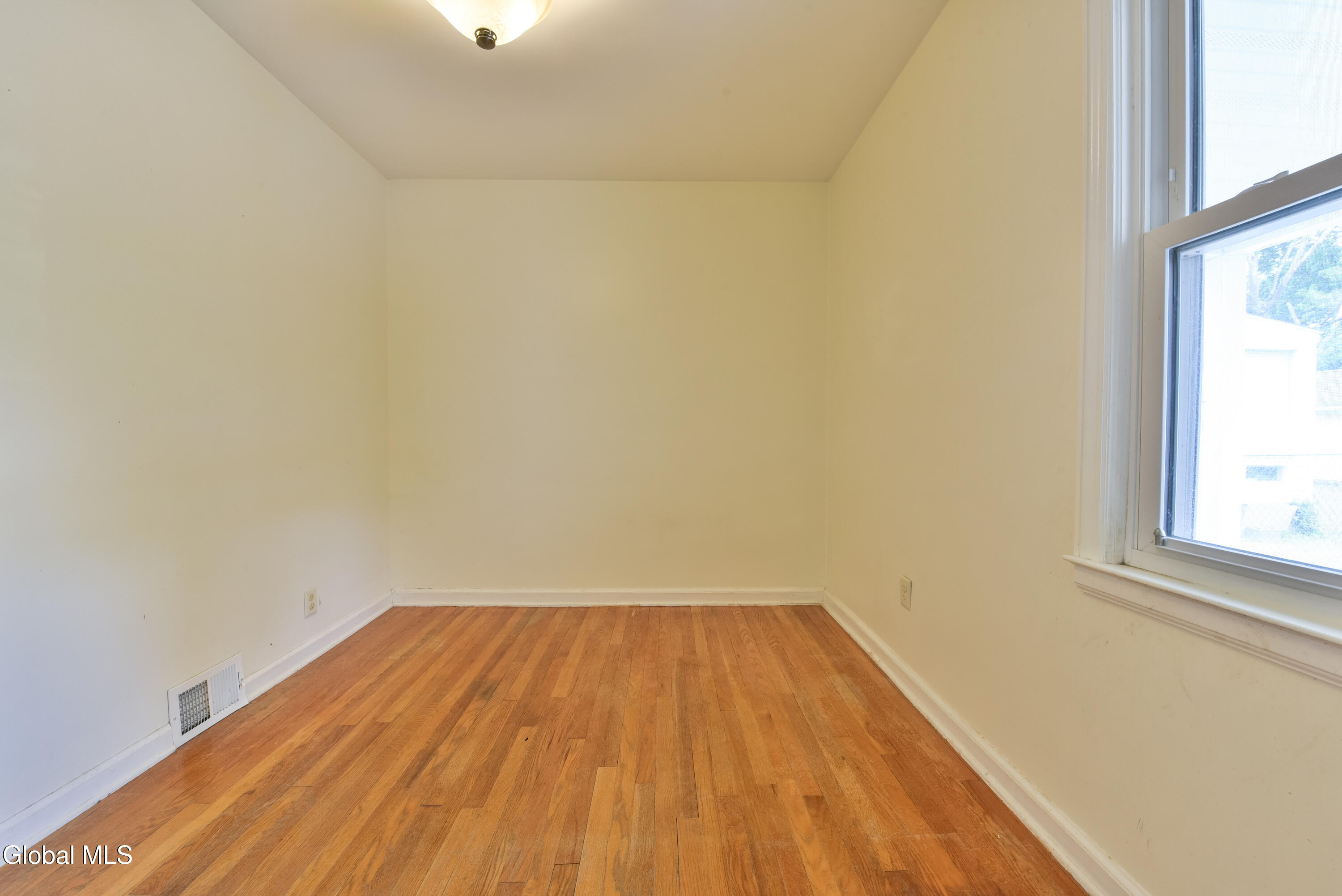 1702 Lenox Road Schenectady, NY 12308 - Photo 36 of 64 36