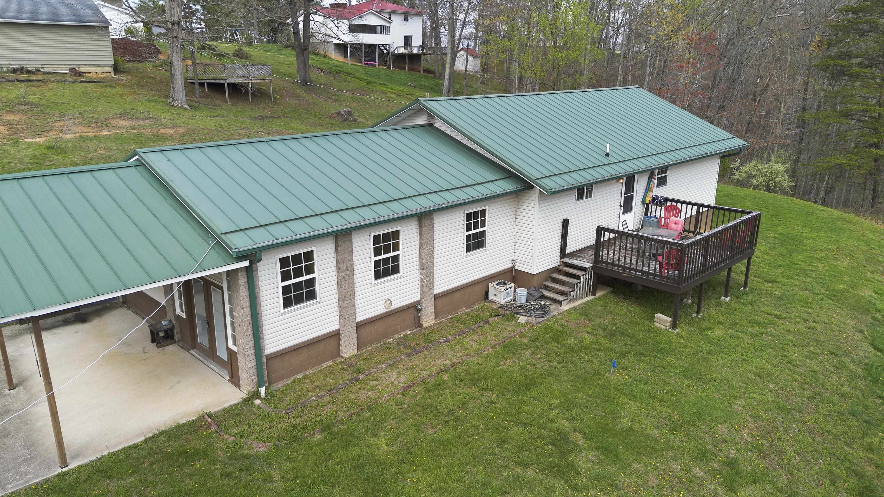405 Broadleaf Road Louisa, KY 41230 - Photo 2 of 38