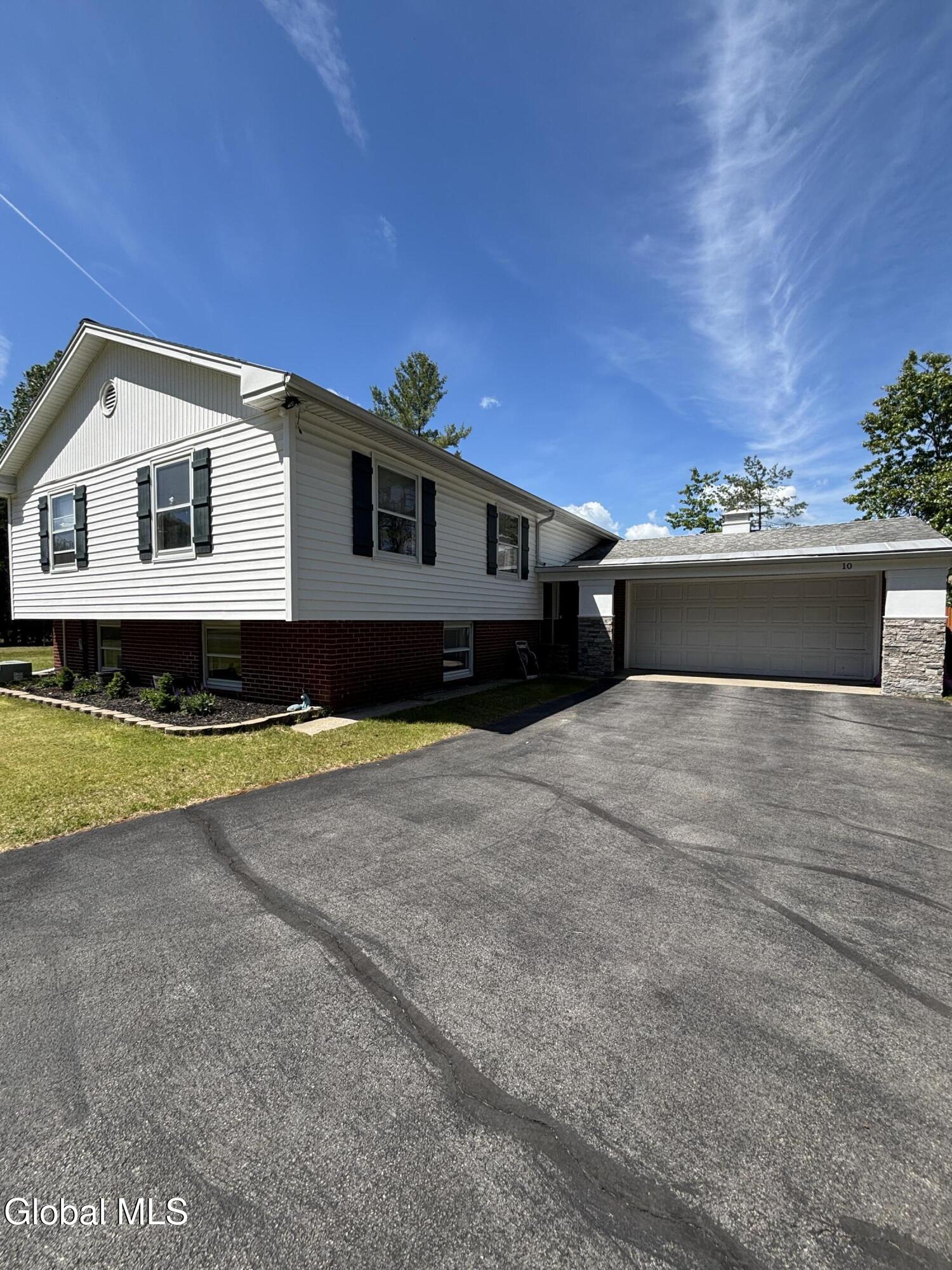 10 Merritt Road Queensbury, NY 12804 - Photo 2 of 32 IMG_9207 Galeno home