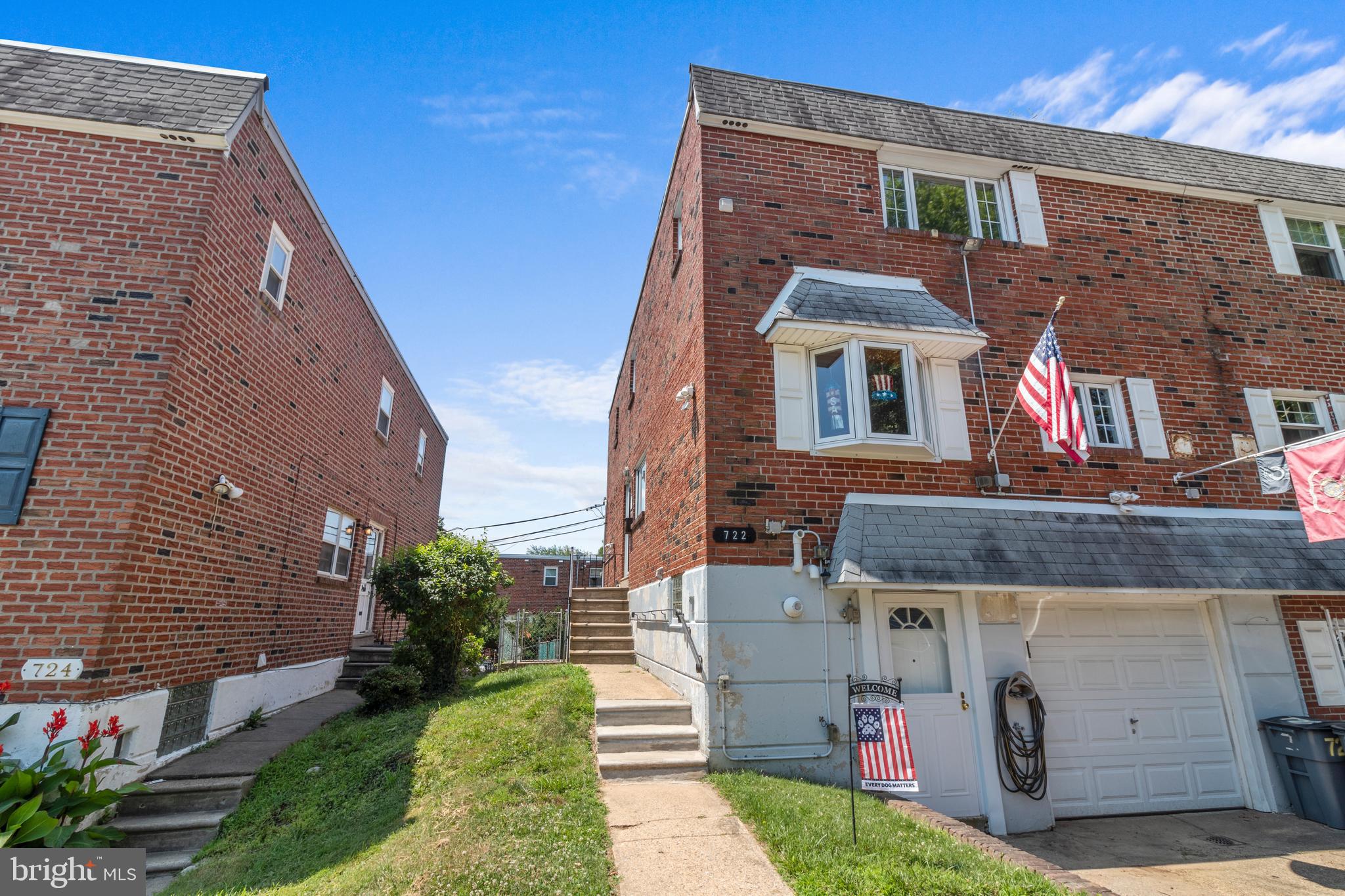 722 Susquehanna Road Philadelphia, PA 19111 - Photo 3 of 34 Front-Side View