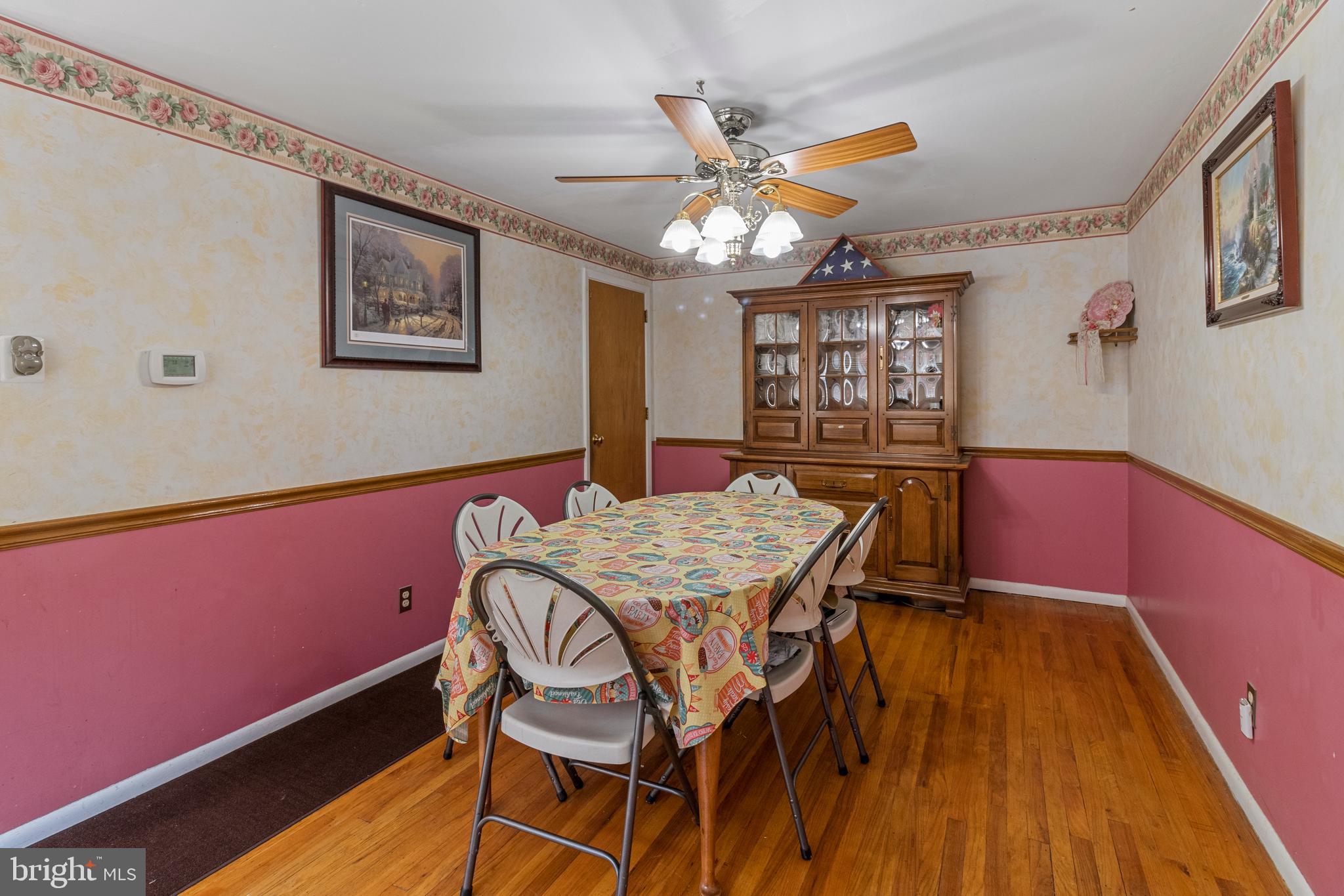 722 Susquehanna Road Philadelphia, PA 19111 - Photo 8 of 34 Dining Room