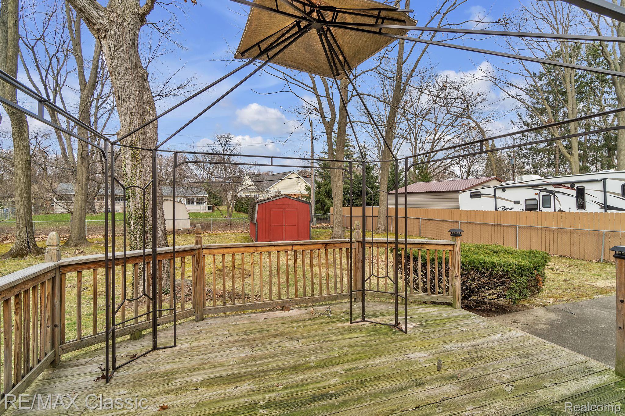 4390 Highfield Road Waterford, MI 48329 - Photo 35 of 38 Gallery Image 35
