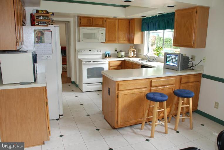 715 Rufford Court Accokeek, MD 20607 - Photo 4 of 9 Kitchen