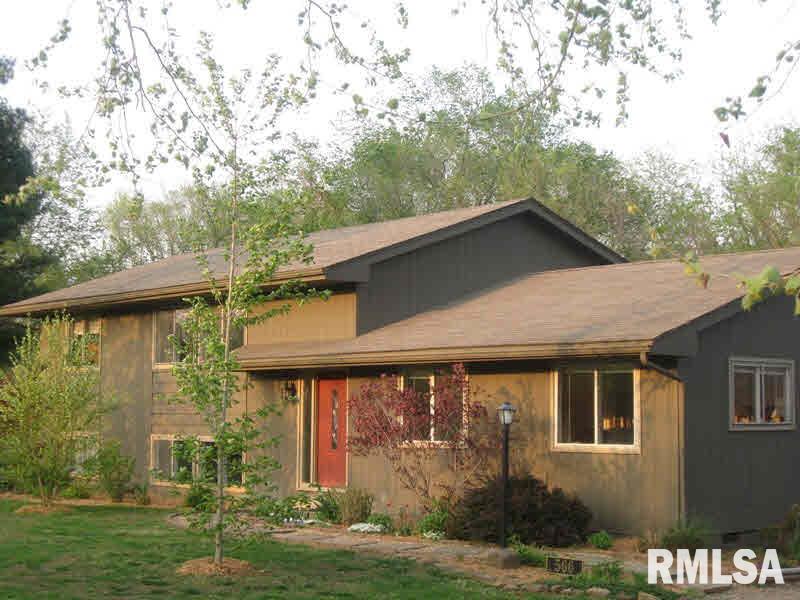 566 East Autumn Ridge Road Carbondale, IL 62902 - Photo 1 of 9