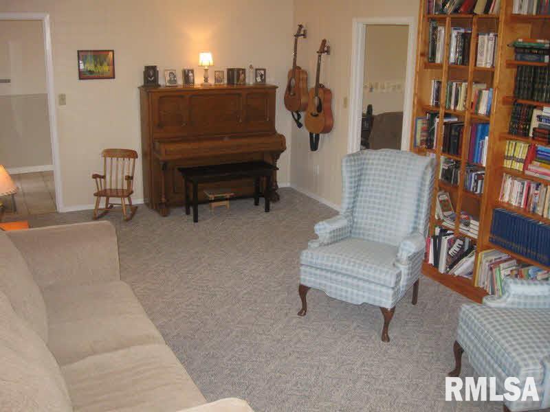 566 East Autumn Ridge Road Carbondale, IL 62902 - Photo 6 of 9