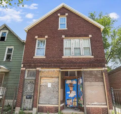 $175,000 | 8209 South South Shore Drive, Chicago, IL 60617