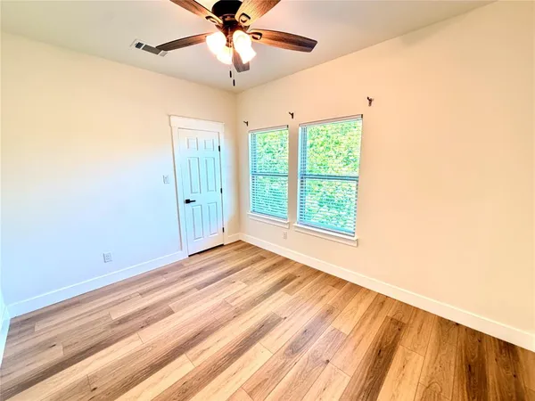 $1,900 | 1720 Lloyd Avenue, Fort Worth, TX 76105