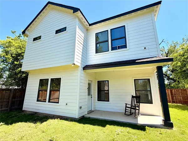 $1,900 | 1720 Lloyd Avenue, Fort Worth, TX 76105