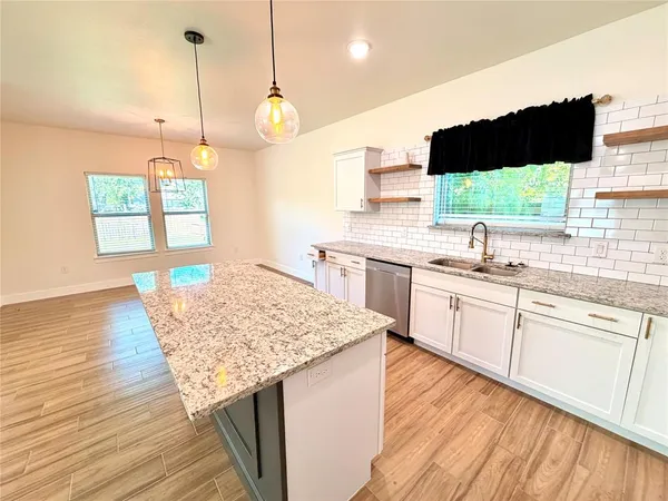 $1,900 | 1720 Lloyd Avenue, Fort Worth, TX 76105