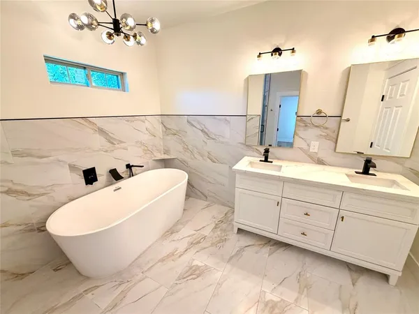 $1,900 | 1720 Lloyd Avenue, Fort Worth, TX 76105