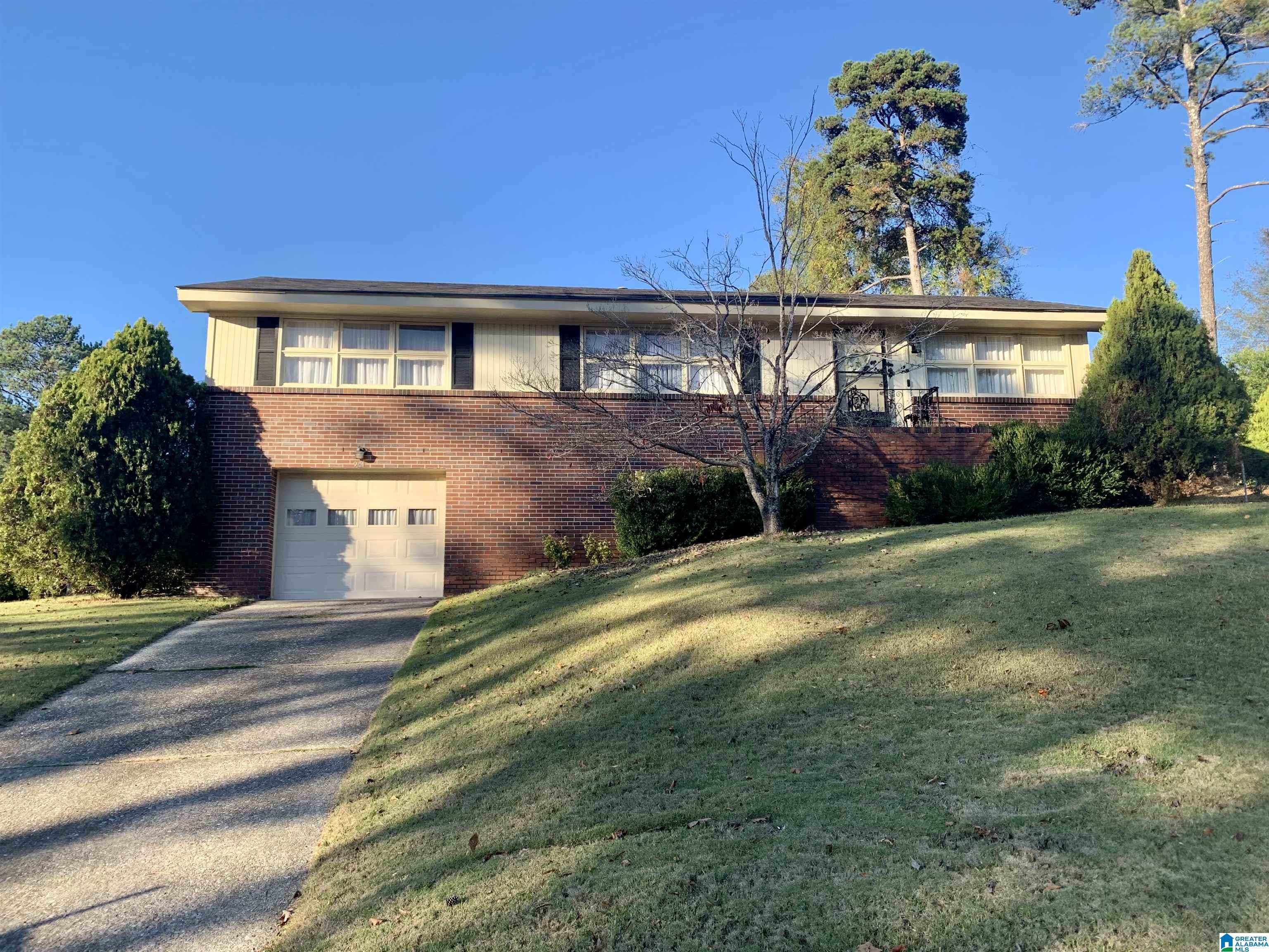961 Reedwood Lane Birmingham, AL 35235 - Photo 1 of 27