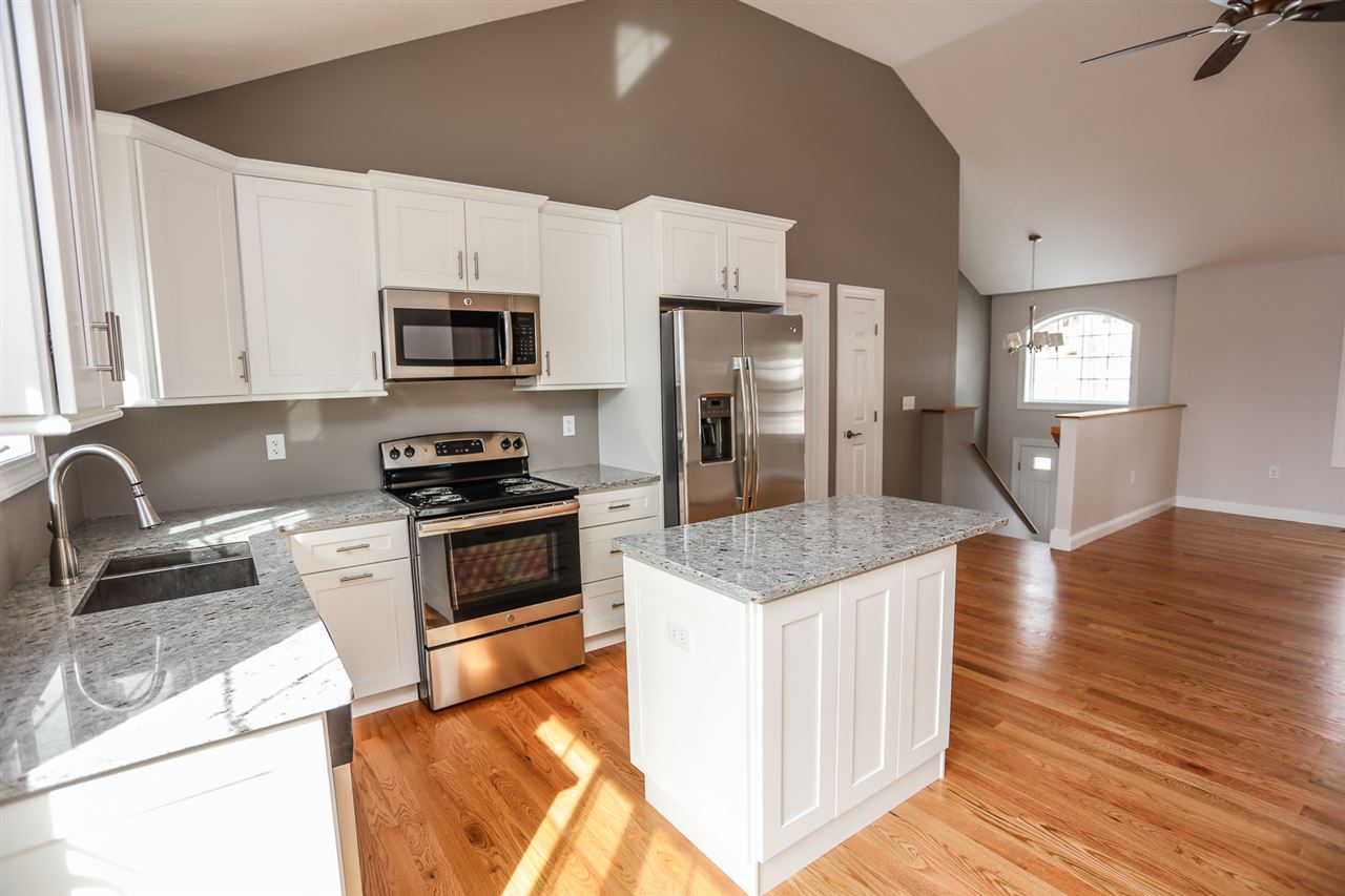 210 Hermit Road Manchester, NH 03109 - Photo 2 of 10