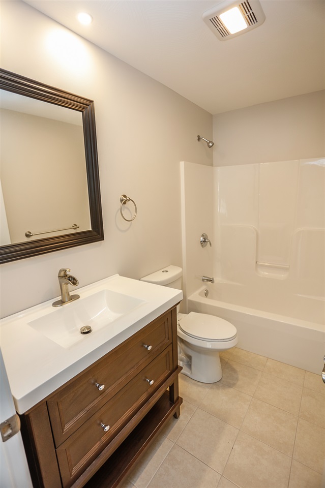 210 Hermit Road Manchester, NH 03109 - Photo 5 of 10