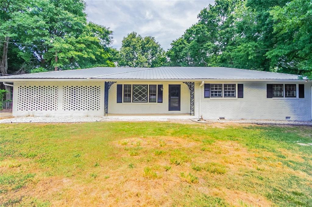 a house view with a outdoor space