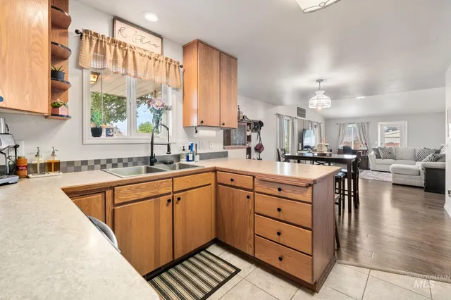 $300,000 | 821 Stewart Avenue, Unit A, Lewiston, ID 83501