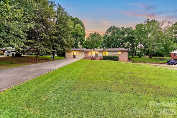 $275,000 | 3333 Eastwood Avenue, Morganton, NC 28655