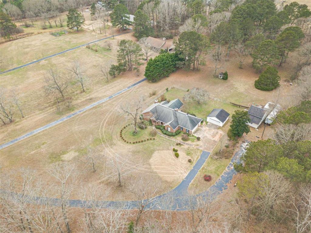 1380 Elliott Road McDonough, GA 30252 - Photo 32 of 33 a vase of flowers sitting on a table