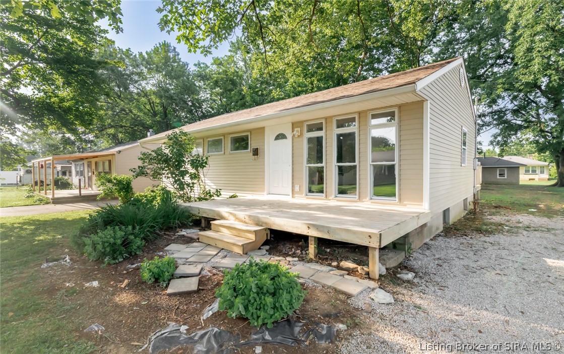 717 Kent Street New Albany, IN 47150 - Photo 2 of 60