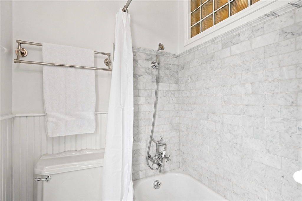 266 Main Street North Andover, MA 01845 - Photo 25 of 42