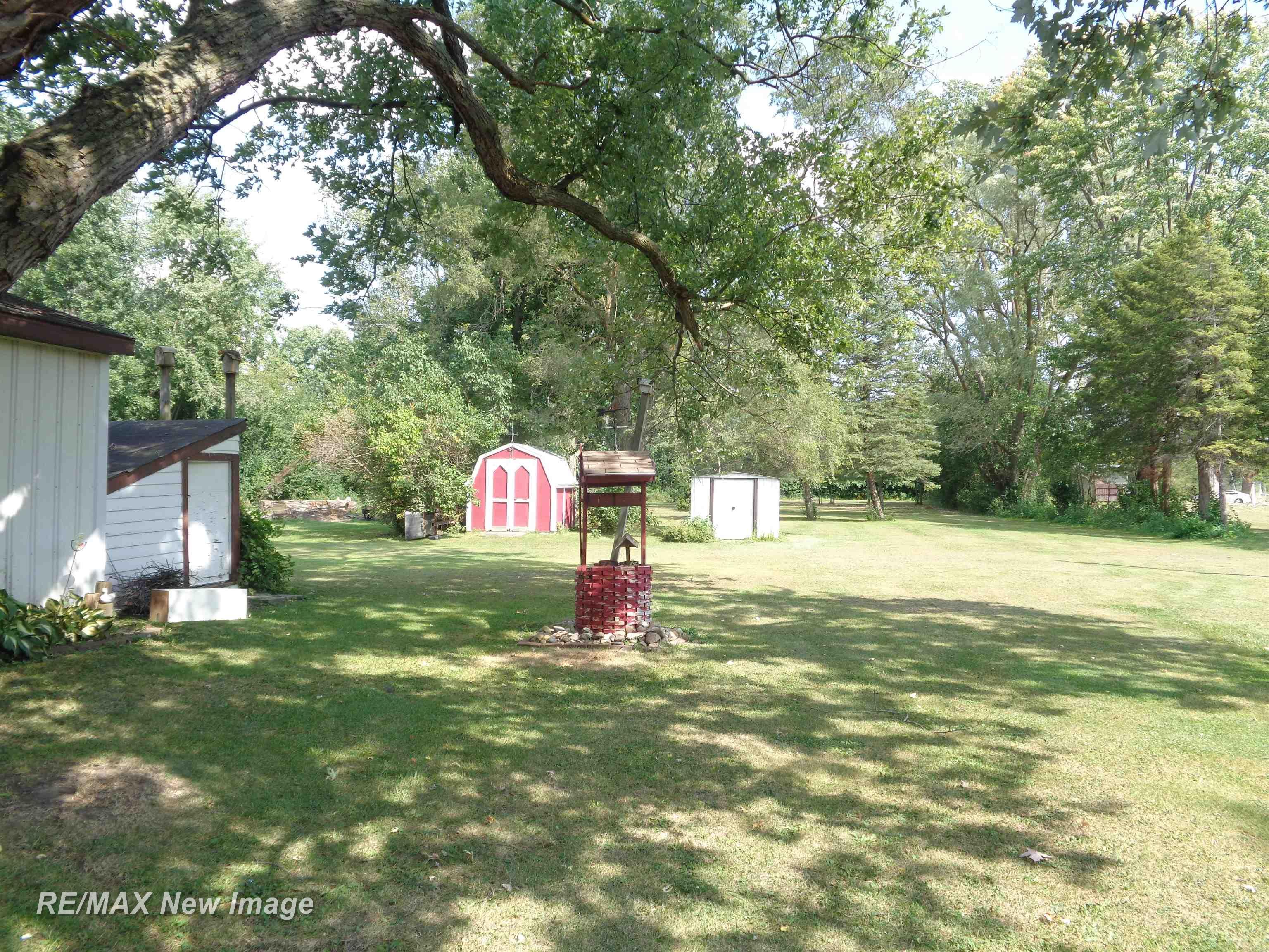 3885 East Road Saginaw, MI 48601 - Photo 18 of 19 50154673-3f3b1644-7fc7-43ab-b639-abad0fb37352.JPG