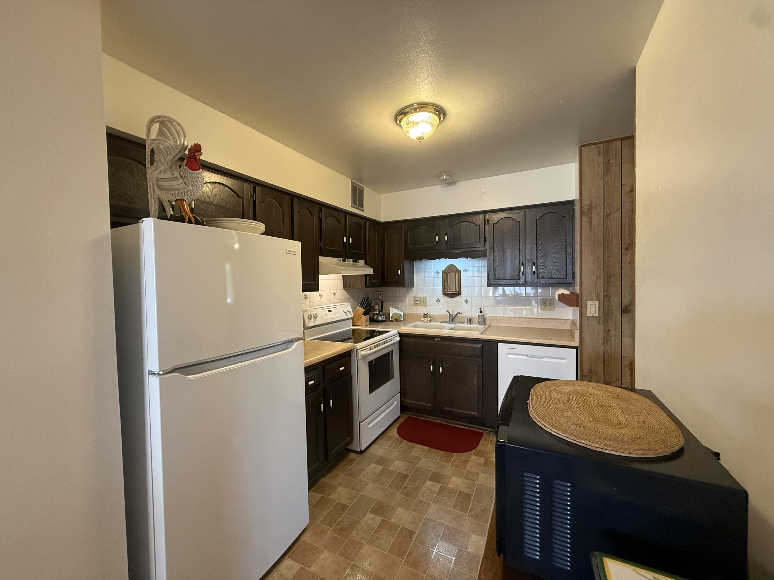 6324 South 20th Street Milwaukee, WI 53221 - Photo 22 of 35 IMG_0200