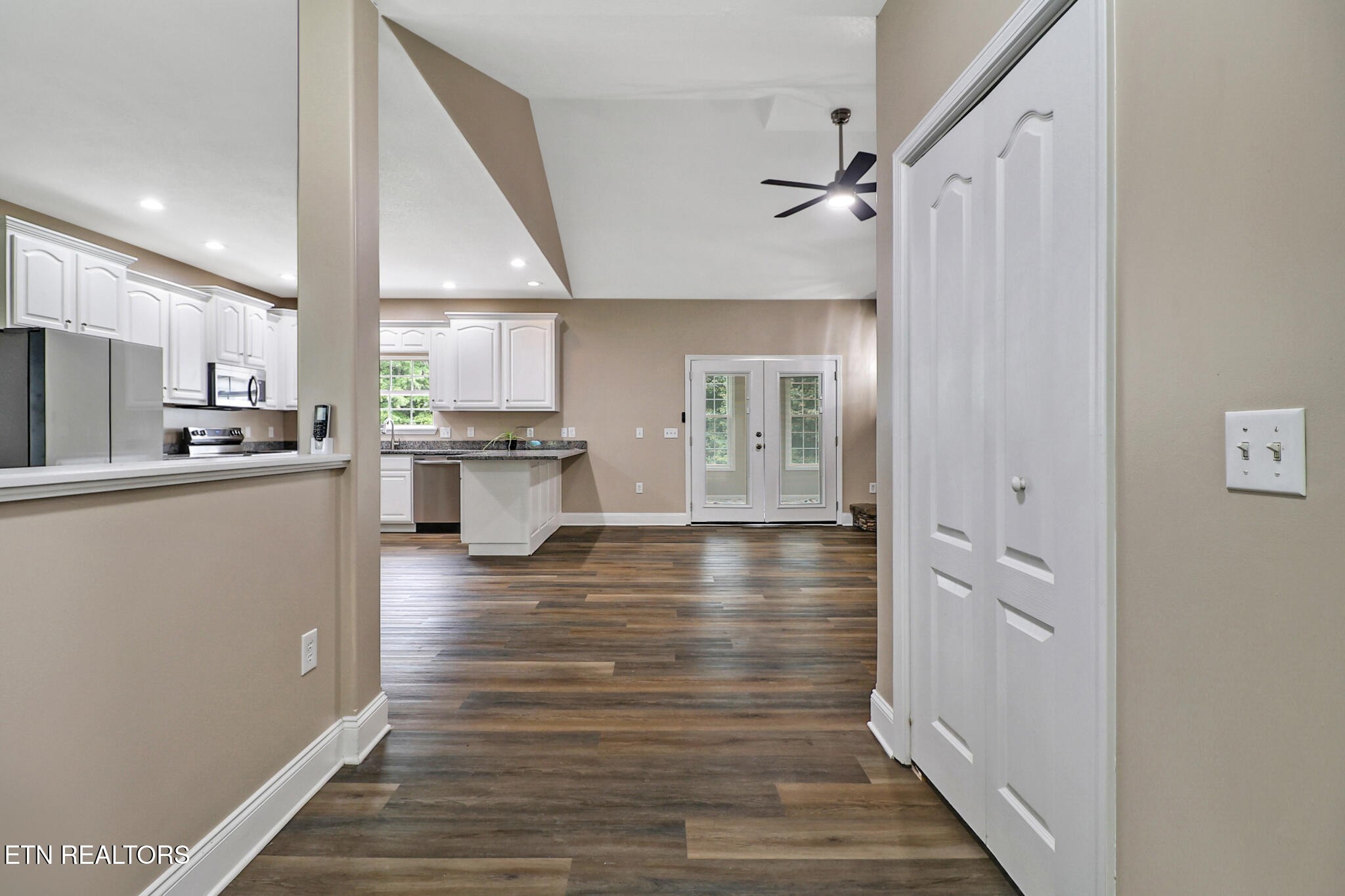 809 Buffalo Trail Clarkrange, TN 38553 - Photo 16 of 47
